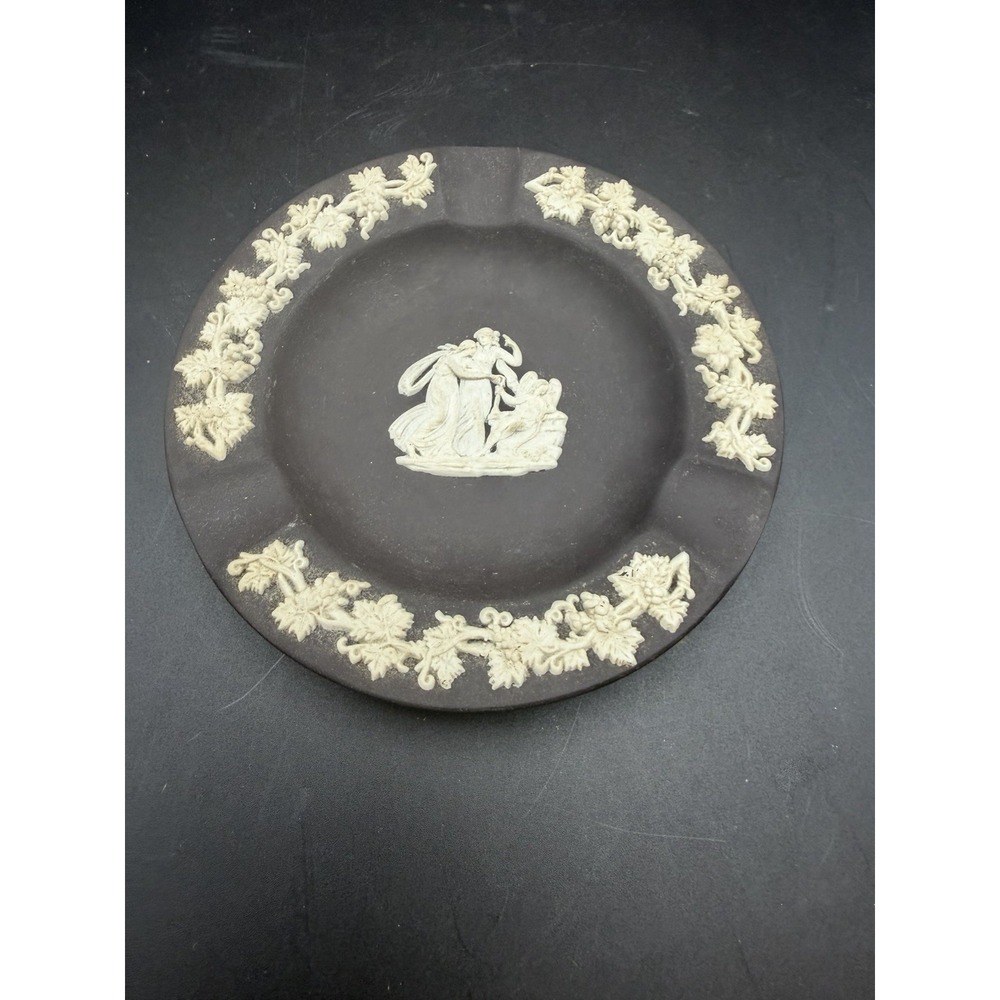 Vintage Wedgwood Black Jasperware Ashtray White Neoclassical Grapevine 4.5"
